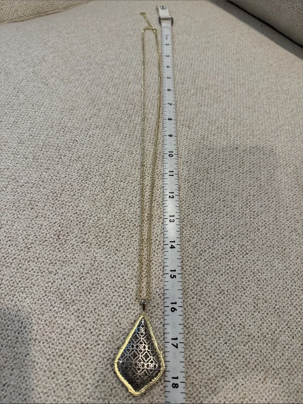 Kendra Scott 16” Gold-Tone Filigree mixed metal / two-tone Pendant Necklace